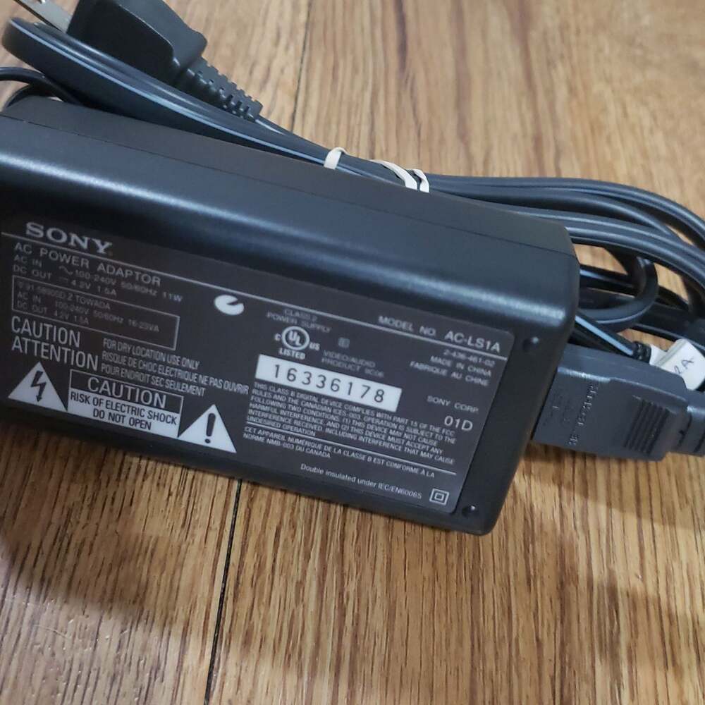 Sony AC-LS1A AC Power Supply Adapter Charger 4.2V‎ 1.5A
